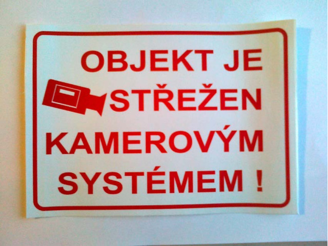 Výstražná samolepka OBJEKT STŘEŽEN kamerovým systémem *